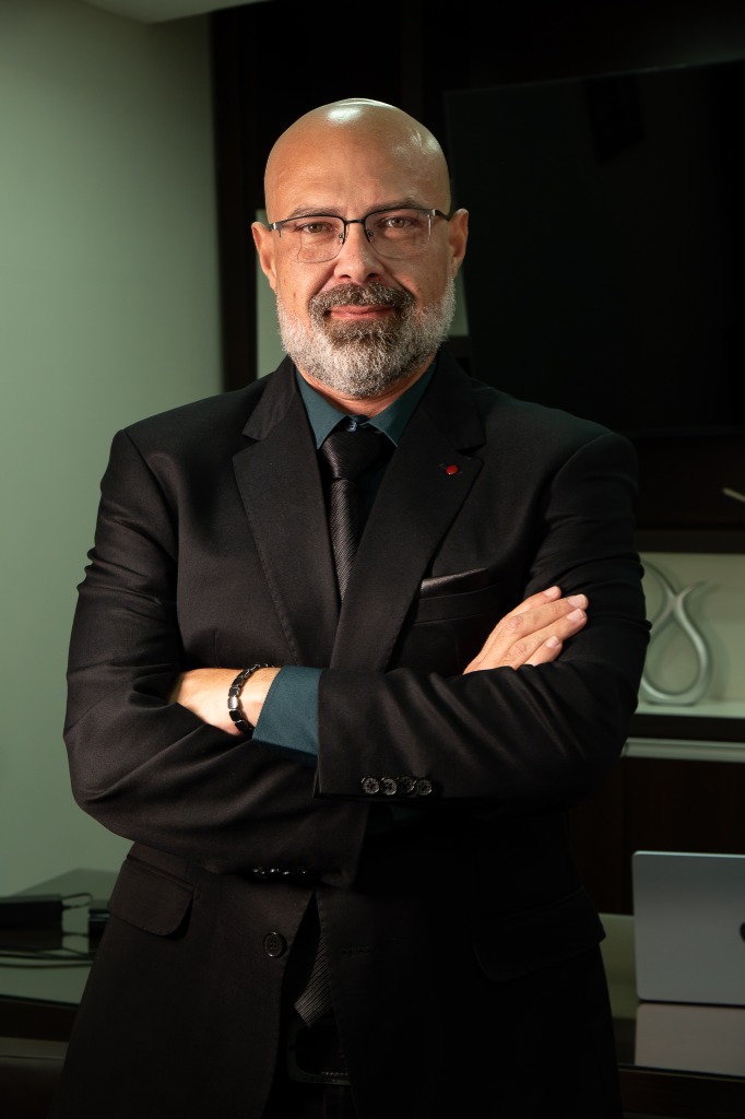 Dr. Alex Leonardo de Oliveira, advogado titular